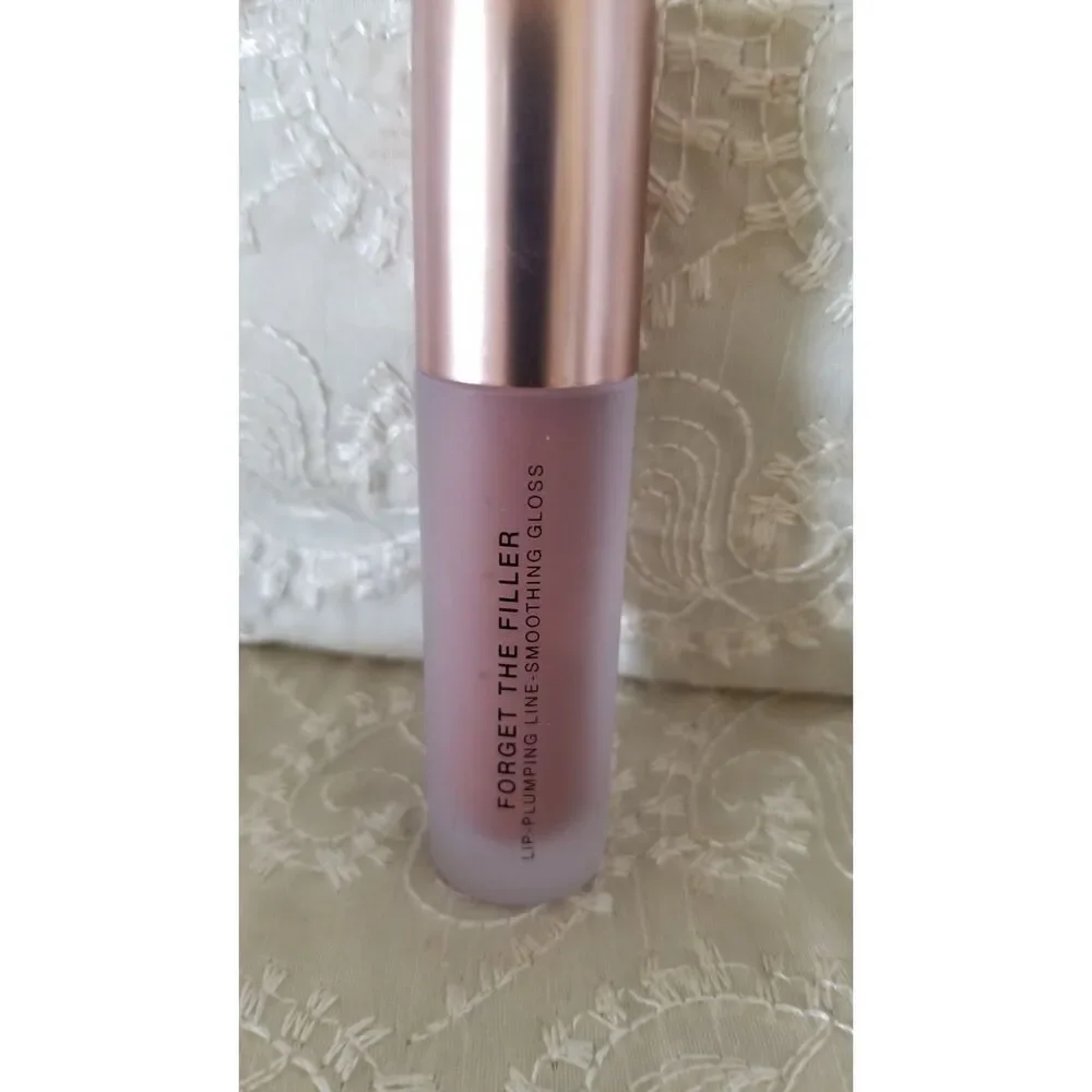 The LAWLESS Forget The Filler Lip Plumping Line Smoothing MAPLE SUGAR